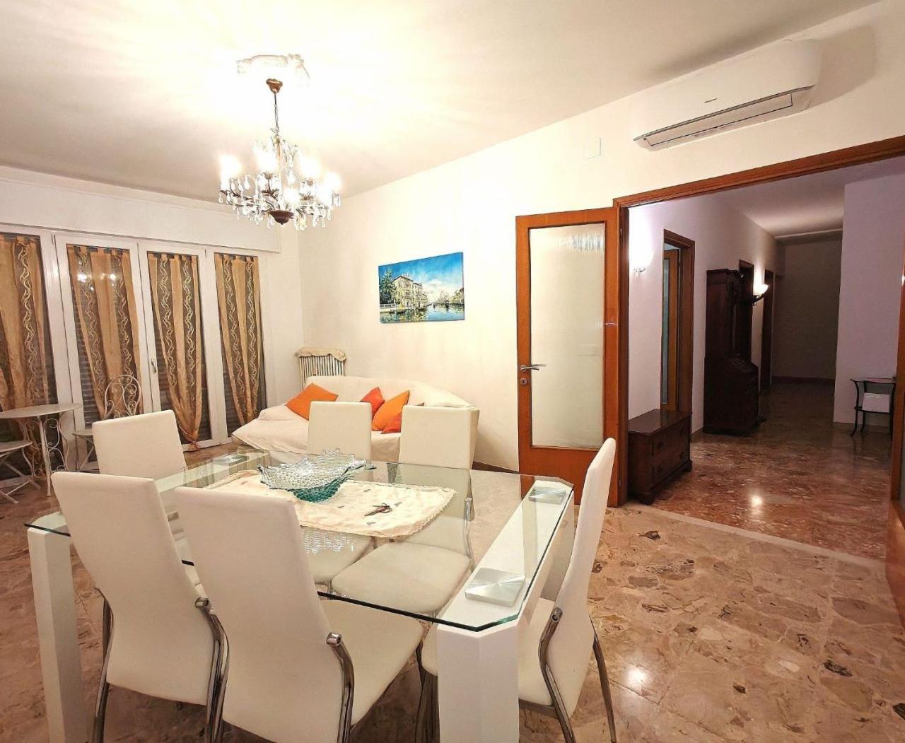 Laura Apartment Venice 4 P. 15 M To Venice Mestre Bagian luar foto