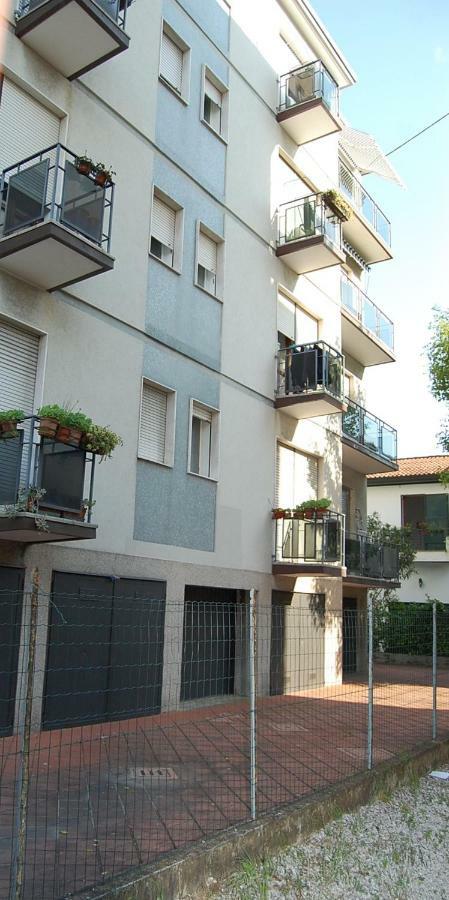 Laura Apartment Venice 4 P. 15 M To Venice Mestre Bagian luar foto